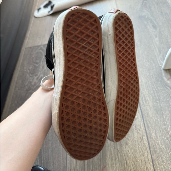 Vans high top skate shoes. Women’s 7.5 - Picture 4 of 7